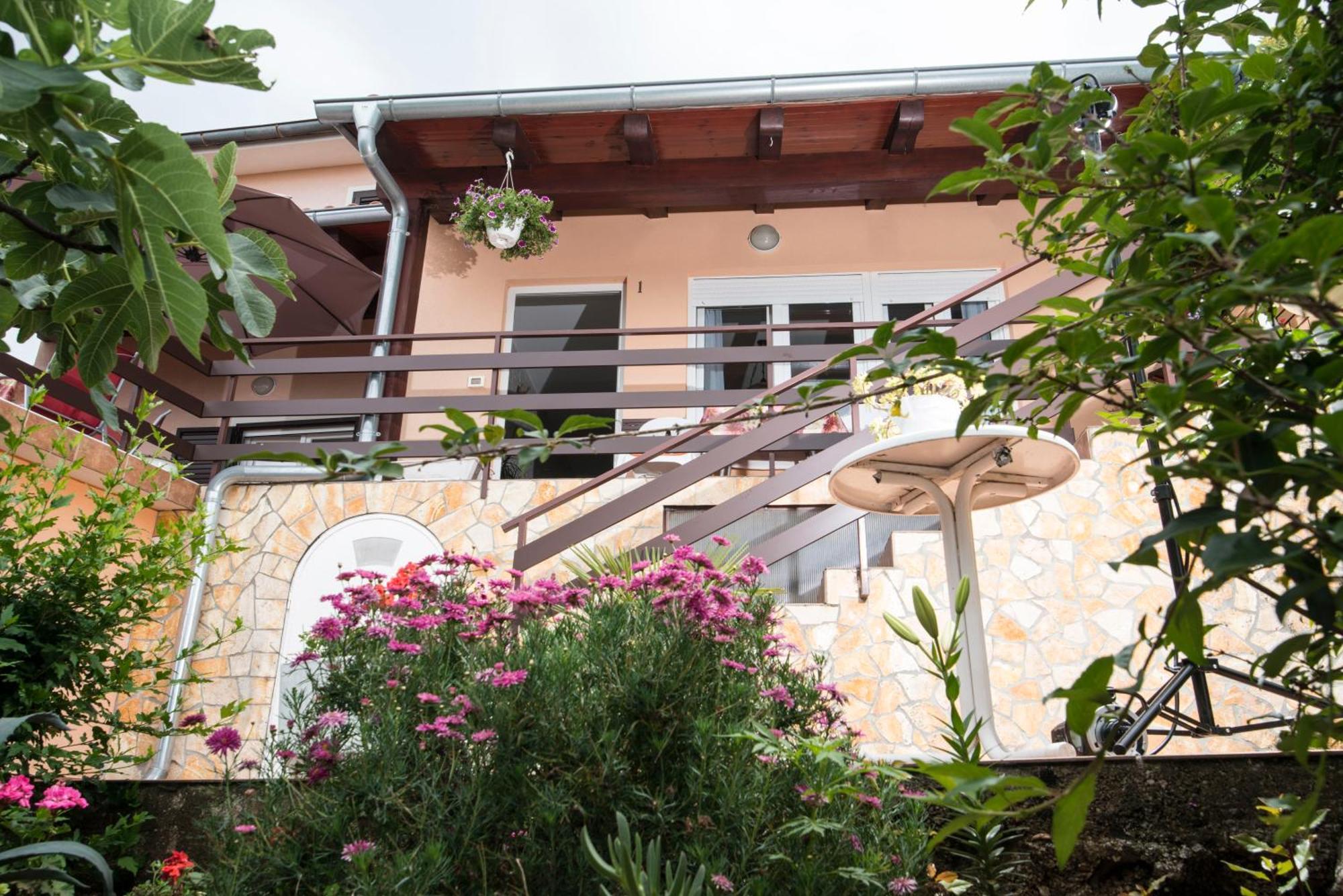 Apartment Alba Medveja Exterior foto